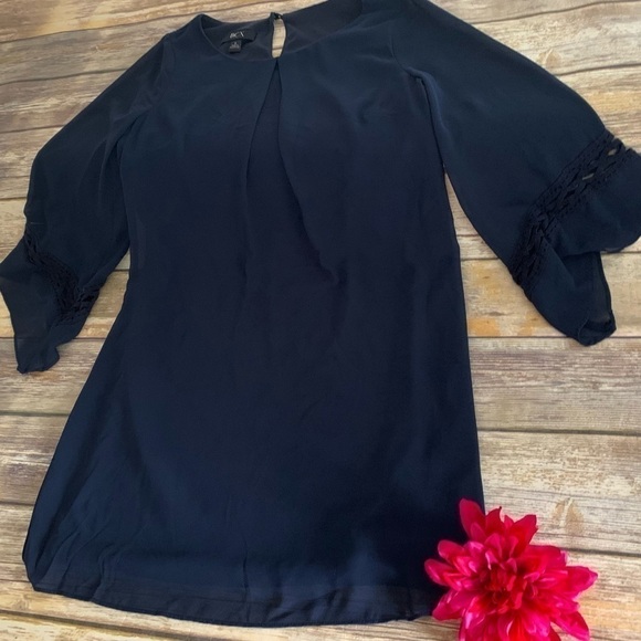 👗BEAUTIFUL NAVY DRESS - Picture 2 of 5